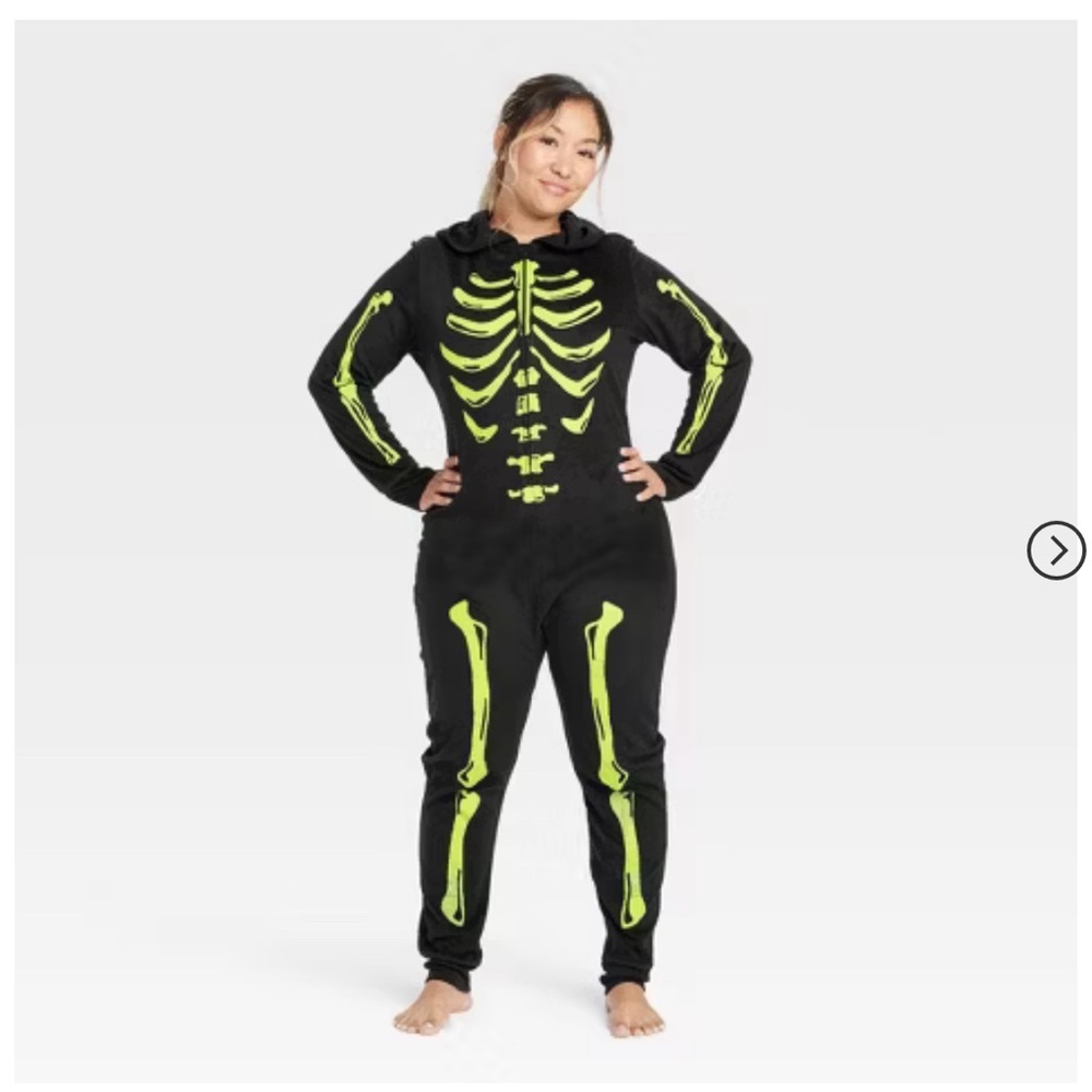 Size SMALL Women's Glow-in-the-Dark Skeleton Halloween Pajama